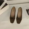 Novos mocassins retrô franceses 2026 slip-on para o dia a dia bico fino sapato único laço bico quadrado outono e inverno veludo sola plana