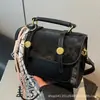 Bolso Popular de Moda de Gama Alta para Mujer 2025 Nuevo Simple para Viajes Diarios Versátil Portátil Pequeño Cuadrado Bolso de Hombro Cruzado
