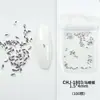 Decoraciones Mini Clavos Remache para Uñas, Versátiles Formas 3D Ovaladas, Triangulares y Romboidales, Populares Accesorios Metálicos de Aleación para Uñas DIY