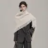 Tamanho grande, combinado com um casaco, cachecol triangular de lã mista de cor sólida para mulheres com franjas, xale de tricô, outono/inverno, com um toque boêmio