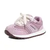 Zapatos Infantiles 2026 Primavera y Otoño Nuevos Modelos Zapatos Deportivos para Niños Zapatos Casuales Forrest Gump para Niñas Zapatos para Bebé con Suela Suave