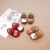 Sapatos de Pelúcia Estilo Coreano para Meninas 2025 Inverno Novo Meninas Gato Kt Sapatos de Algodão com Solado Macio Sapatinhos Quentinhos de Gorro para Bebê Menina