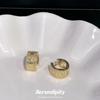 Aretes B's Europeos y Americanos Super Flash oro y plata diamantes completos para mujer de lujo ligero nicho diseño sentido de alta gama únicos retro aro para la oreja