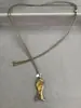 Colar com pingente de peixe de pedra em cordão de couro para mulheres, casual, moderno, simples, corrente versátil para clavícula, acessório de nicho de alta qualidade para mulheres