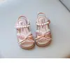 Sandálias Infantis 2025 Verão Novo Moda Bebê Infantil Sapatos de Princesa Estilosos Sandálias Infantis com Laço para Meninas