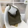 Bolsa de Camurça com Flocagem Feminina 2026 Nova Outono Melade Retro para o Trabalho Bolsa de Ombro Único Bolsa Saco Transversal de Grande Capacidade