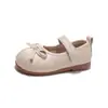 Novos Sapatos de Princesa com Laço para Meninas Outono 2026, Sapatos Individuais Prateados para Bebês Meninas, Sapatos de Caminhada com Solado Macio, Sapatos de Couro Infantis