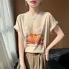 Nova Camiseta Pulôver Feminina Elegante Estampada Solta de Malha Fina com Gola Redonda e Manga Curta - Coleção Primavera/Verão 2026