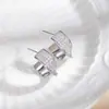 Brincos Torcidos de Zircônia Microincrustada com Personalidade Vintage, Estilosos e Ousados, Brincos Minimalistas de Nicho de Alta Qualidade