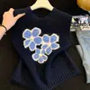 Colete Tricô Estilo Coreano Macio e Fofo com Bordado Floral para Mulheres Primavera 2026 Novo Gola Redonda Camada Externa Sem Mangas Top Emagrecedor