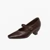 Sapatos Mary Jane de Couro de Vaca de Primeira Camada com Salto Grosso Femininos Outono Novo Estilo Couro Genuíno Fivela Única Bico Quadrado Salto Médio Decote Baixo Sapatos Únicos