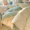 Conjunto de quatro peças em flanela de algodão cartoon, capa de edredom quente de algodão puro para outono e inverno, conjunto de três peças com lençol de elástico e lençol de cama em veludo de leite, roupa de cama
