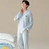 Novo conjunto de pijama primavera e outono 2026, conjunto de loungewear casual estilo cardigã de algodão puro com mangas compridas para homens, tamanhos grandes