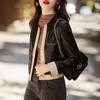 Jaqueta de Couro Curta de Luxo Leve para Primavera e Outono 2025 para Mulheres Elegante Versátil Casaco Estiloso Fino Moda Top