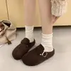Mule de Cuero Retro con Hebilla y Punta de Felpa Calzado Exterior para Mujer 2026 Suela Gruesa Aumentador Interno de Altura Zapatillas de Algodón Otoño Invierno Cálidas