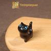 Escultura em Sândalo Verde de um Gato Levantando a Cabeça para Contemplar o Céu Estrelado, Pequeno Ornamento de Mesa por Yiming Xianyuan, Animal de Estimação Fofo