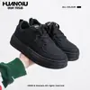 Sapatos Pretos Versáteis de Alta Moda Universais 2026 Novo Outono Simples Casuais Tênis Esportivos com Solado Grosso Aumentadores de Altura