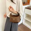 Bolsa de ombro de alta qualidade, novo modelo primavera/verão 2026, bolsa de mão de luxo leve com fecho magnético, bolsa quadrada pequena, bolsa de ombro minimalista de nicho