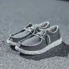 2025 Venta al por mayor Primavera Nueva Zapatos para hombre Casual Transpirables de Tela Ligeros de PU Lona Zapatos Slip-on