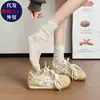 Zapatos rojos estilo alemán para mujer 2026 Primavera/Verano Nuevos de Malla Transpirables Versátiles Casuales con Cordones Ligeros Zapatos Deportivos Zapatos Forrest Gump