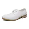 38-46 Sapatos masculinos plus size transfronteiriços, mocassins slip-on, sapatos de casamento modernos para cabeleireiros, sapatos de couro brancos de bico fino