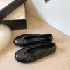 Zapatos Zapatos de abuela Zapatos de frijol Francés 2026 nuevo estilo Suela blanda Versátil Boca poco profunda Zapatos planos Slip-on Otoño Mujer Plisado