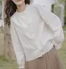 Camisa Versátil Retro Francesa de Cuello Alto y Manga Larga para Mujer con Adorno de Volantes y Estilo Cárdigan, Nueva para Primavera y Otoño 2026