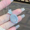 Collar para mujer con colgante bañado en plata con figura de Buda de calcedonia blanco hielo, diseños de hoja y calabaza, ágata y jade de Maitreya