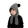 Novo Conjunto de Chapéu e Cachecol de Inverno para Crianças, Chapéu de Tricô Quente para Bebê, Chapéu Fofo Listrado com Proteção para Orelhas, Moderno