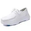 Sapatos de enfermagem para mulheres, sapatos brancos de sola macia, casuais e versáteis, sapatos de trabalho médicos hospitalares pretos, planos, confortáveis, leves e respiráveis