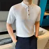 Verão 2026 Novo Polo Masculino de Tricô com Manga Curta e Punho Camiseta Listrada Casual Slim Fit Top que Afunila na Cintura
