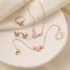 Colar Borboleta Gota de Óleo Branco, Requintado e Simples, Versátil, Corrente de Clavícula de Moda de Nicho, Joia Elegante e Minimalista