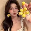 Pendientes Retro para Mujer, Estilo Hong Kong, Pendientes de Diseño de Nicho de Lujo Ligero Europeo y Americano, Pinzas para Orejas Exageradas de Nuevo Estilo Chino