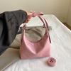 Bolso pequeño dulce portátil francés 2024 Otoño Nueva moda Estilo occidental Simple Hombro Axila Media luna