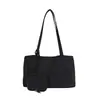 Bolsa de ombro versátil de luxo nicho bolsa pequena quadrada de axila estilo ins sensação de alta qualidade bolsa tote retrô feminina para o dia a dia
