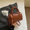Bolsa Boston da Moda Coreana para Mulheres 2025 Verão Nova Bolsa Transversal Nicho Simples e Elegante Bolsa Travesseiro Portátil