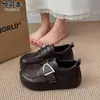 Mocassins de couro genuíno com sola grossa para aumentar a altura para mulheres, novo outono de 2026, sapatos casuais versáteis estilo britânico com plataforma