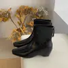 Botas de Cano Curto Quadradas Retro com Salto Baixo Femininas 2026 Outono/Inverno Novas Versáteis com Zíper nas Costas Elegantes para o Trabalho Moda