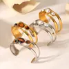 Pulseira Aberta de Aço Inoxidável com Recortes Europeus e Americanos Pedra Olho de Tigre Pulseira de Pérola Feminina Joia de Mão Pulseira de Aço Titânio Joia que Não Desbota