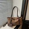 Bolsa feminina de luxo leve, nicho, com toque de alta qualidade, 2026, nova, tendência, primavera, retrô, para trabalho,通勤, de ombro único, de axila