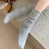 Meias brancas de renda estilo Miu, inspiradas no balé, com design de bolha na boca, na altura da panturrilha, meias largas estilo universitário, emagrecedoras