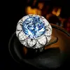 Anel Aberto Luxuoso com Zircônia Aquamarina Radiante de Corte Gelo Triturado Full Diamond de Alta Qualidade Conjunto de Pingente Elegante Feminino