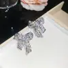 Brincos de Pérola com Zircônia em Formato de Laço de Princesa Sereia Estilo Corte Francês Brincos Elegantes Luxo Leve Sensação de Alta Qualidade Joia de Orelha para Mulheres