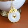 Pingente de luz de jade hetian banhado a ouro estilo circular, design de corrente de clavícula de luxo, colar estilo fresco para mulheres