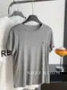 Camiseta Suave y Amigable con la Piel de Lyocell para Mujer, Elegante y Versátil, Corte Entallado, Cuello Redondo, Hombro Normal, Manga Corta