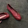 Versión de piel de oveja ~ Zapatos planos tipo Mary Jane rojos inspirados en Chanel con lazo, corte bajo, suela plana, suaves y cómodos