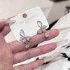 Brincos de Borboleta com um Toque de Luxo Leve e de Alta Qualidade, Feitos de Concha Natural e Zircônia, Brincos da Moda e Exquisitos de Estilo Nicho para Mulheres