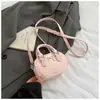 Bolso Rojo Retro Primavera 2026 Nuevo Bolso de Bolos de Moda para Mujer Bolso Cruzado Versátil Bolso Cuadrado Pequeño