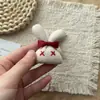 Lindo Conejito de Peluche Rojo Vino con Lazo Pasador para el Cabello Funda para Teléfono Colgante Bolso Accesorio para Mascotas Materiales Hechos a Mano para Bricolaje
