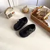 Zapatos para Niñas 2026 Nuevo Primavera Zapatos de Cuero para Niños Estilo Británico para Niños Mocasines de Suela Suave Zapatos Individuales para Bebé Birkenstock